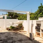 Amarres By Escape